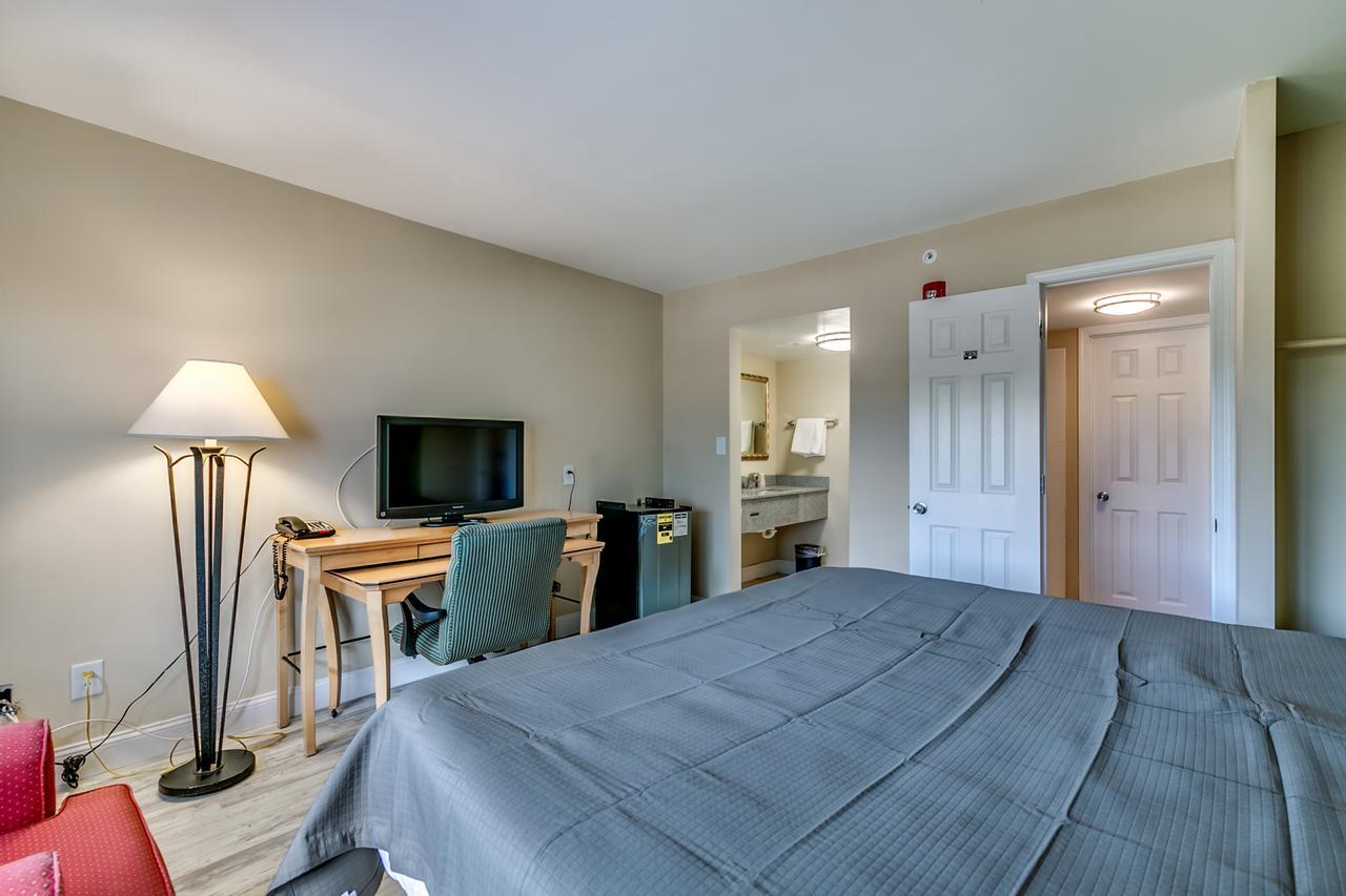 Beachcomber Inn & Suites Миртъл Бийч Екстериор снимка